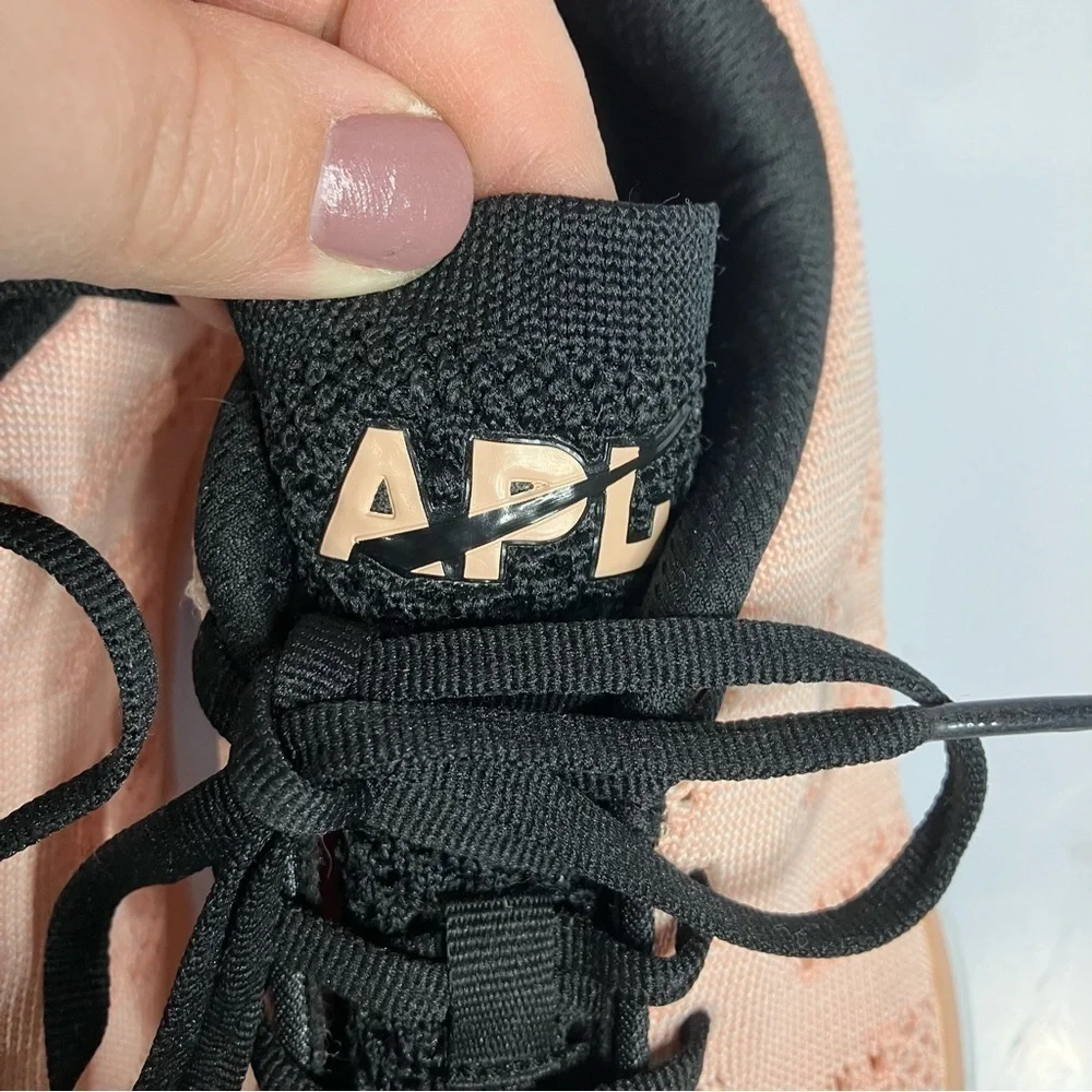APL Techloom Pro sneakers knit sneakers‎ peach black white size 8